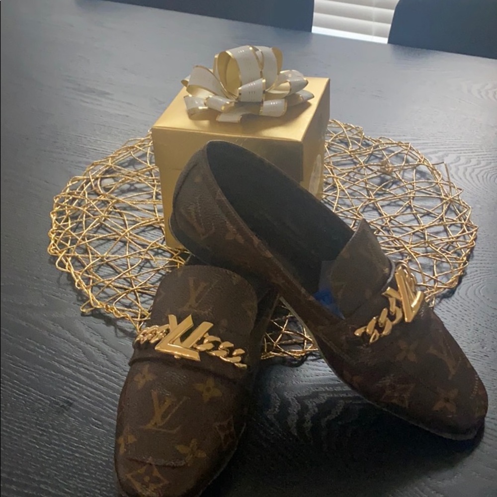 Louis Vuitton Flat Loafers - Picture 2 of 10